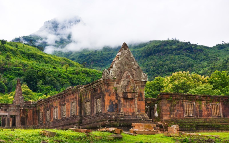VIENTIANE – LUANG PRABANG TOUR 5 DAYS 4 NIGHTS DEPART FROM HANOI OR SAIGON
