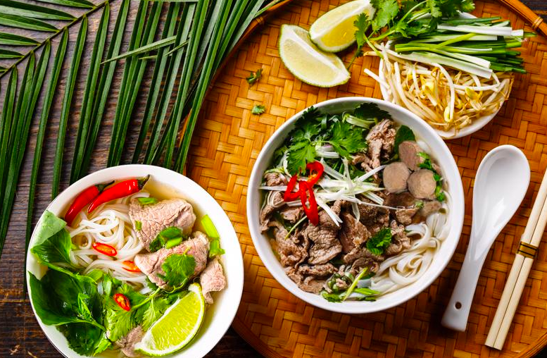 DAILY STREET FOOD TOUR DEPARTURE FROM HANOI WITH LOW COST 