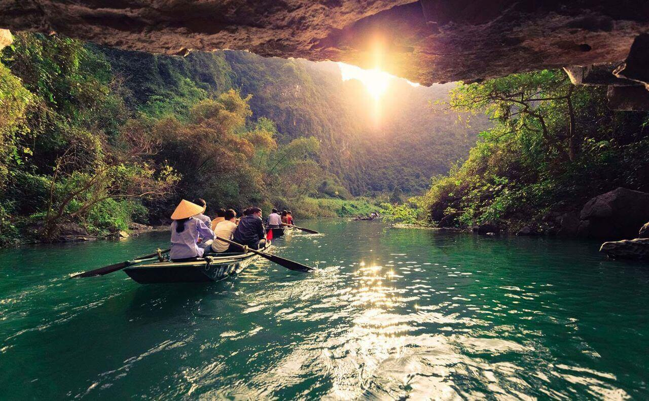 TOUR HA NOI- NINH BINH –TAM COC CAVE -  HALONG BAY CRUISE 5 DAYS 4 NITES 